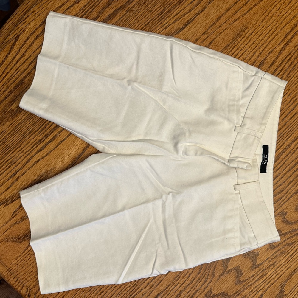 Fitted Bermuda Shorts